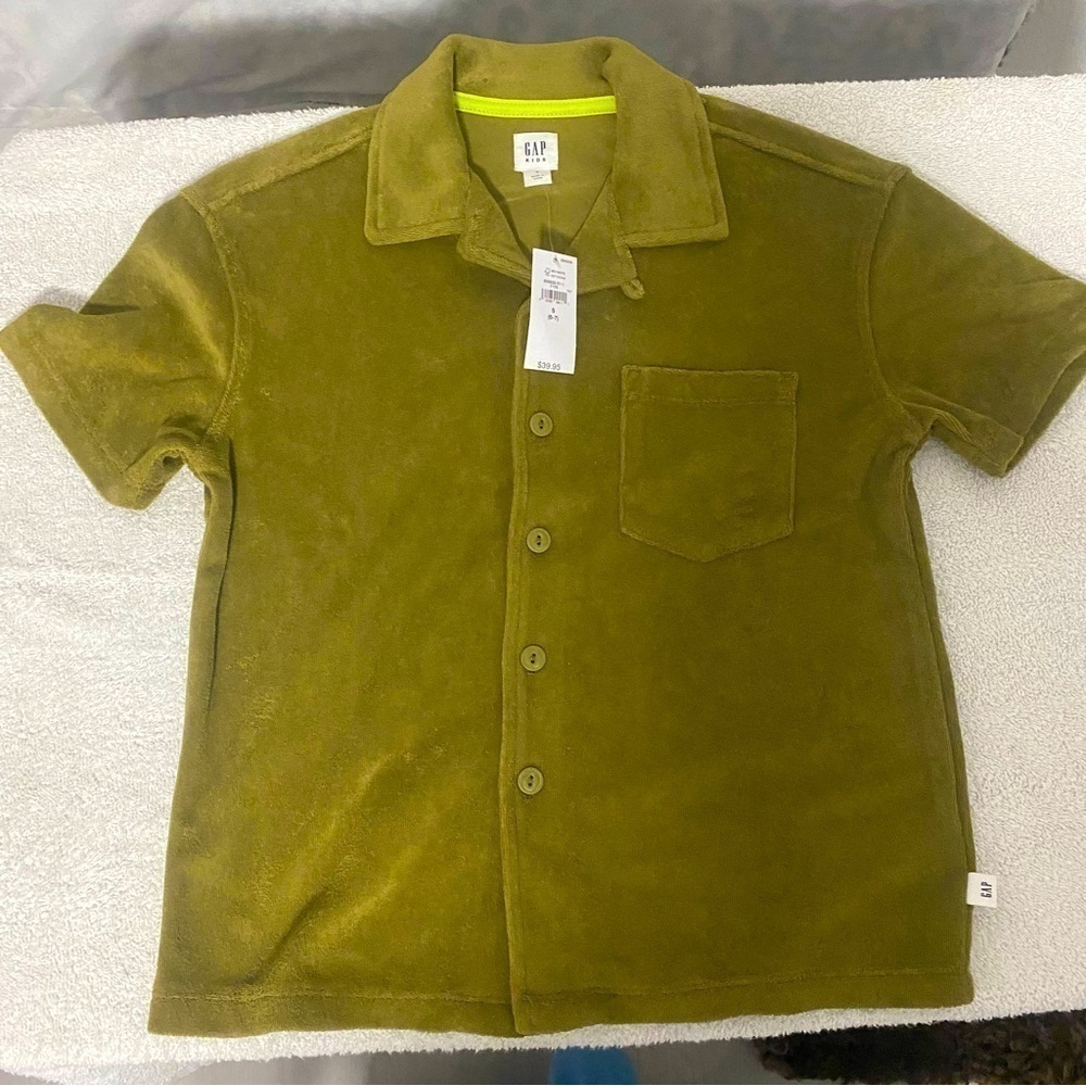 NWT GAP Kids Boys Towel Terry Button-Down Shirt Size Small 6/7 Olive